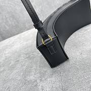 Kitlife Jacquemus Le Bomba logo-plaque black leather shoulder bag - 35x9x6cm - 5