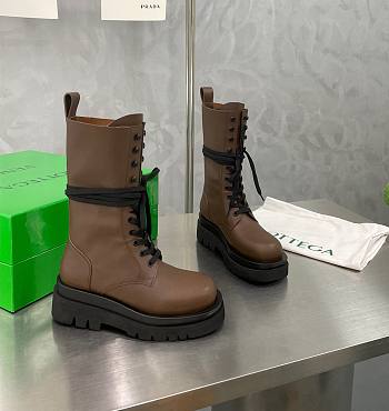 	 Kitlife Bottega Veneta Lug Laced Up Boots Brown Calfskin Leather