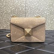 	 KITLIFE VALENTINO BEIGE CHAIN AND RHINESTONE EMBROIDERED ONE-STUD SMALL BAG - W19xH14xD11 cm - 1