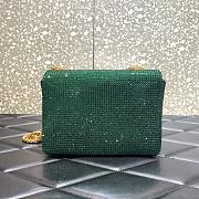 	 KITLIFE VALENTINO GREEN CHAIN AND RHINESTONE EMBROIDERED ONE-STUD SMALL BAG - W19xH14xD11 cm - 2
