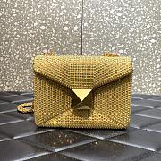 	 KITLIFE VALENTINO YELLOW CHAIN AND RHINESTONE EMBROIDERED ONE-STUD SMALL BAG - W19xH14xD11 cm - 1