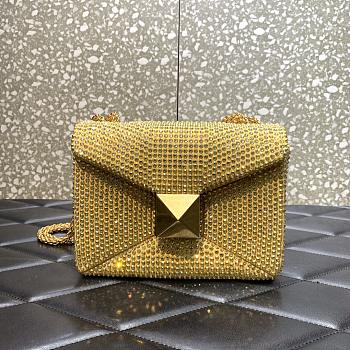 	 KITLIFE VALENTINO YELLOW CHAIN AND RHINESTONE EMBROIDERED ONE-STUD SMALL BAG - W19xH14xD11 cm