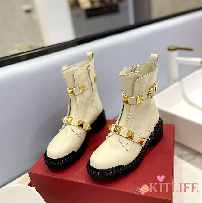 Kitlife Valentino Garavani Roman Stud leather white boots - 1