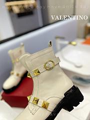 Kitlife Valentino Garavani Roman Stud leather white boots - 3
