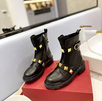 Kitlife Valentino Garavani Roman Stud leather black gold boots