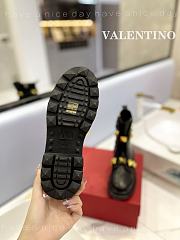 Kitlife Valentino Garavani Roman Stud leather black gold boots - 4