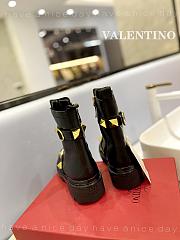 Kitlife Valentino Garavani Roman Stud leather black gold boots - 2