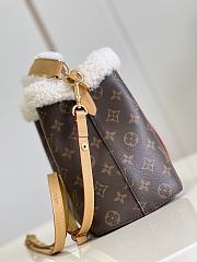 Kitlife Louis Vuitton NÉONOÉ BB BAG Monogram canvas and shearling - M46319 - 20 x 20 x 13 cm - 3