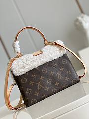 Kitlife Louis Vuitton LOCKY BB Monogram and shearling - M46318 - 20 x 16 x 7.5 cm - 4