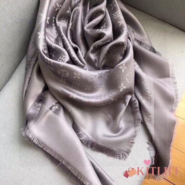 	 Kitlife Louis Vuitton Grey Monogram Silk/Wool Shawl Scarf - 140x140xcm - 1