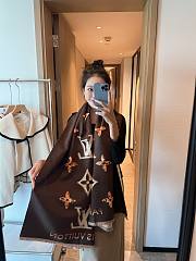 Kitlife Louis Vuitton cashmere Monogram pattern  - 6