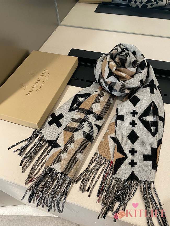 Kitlife Burberry Giant Check Geometric Cashmere Scarf in Beige - 45*210cm - 1