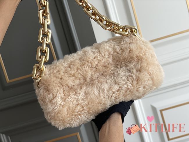 Kitlife Bottega Veneta Shearling Chain Pouch Clutch Beige - 31*12*16cm - 1