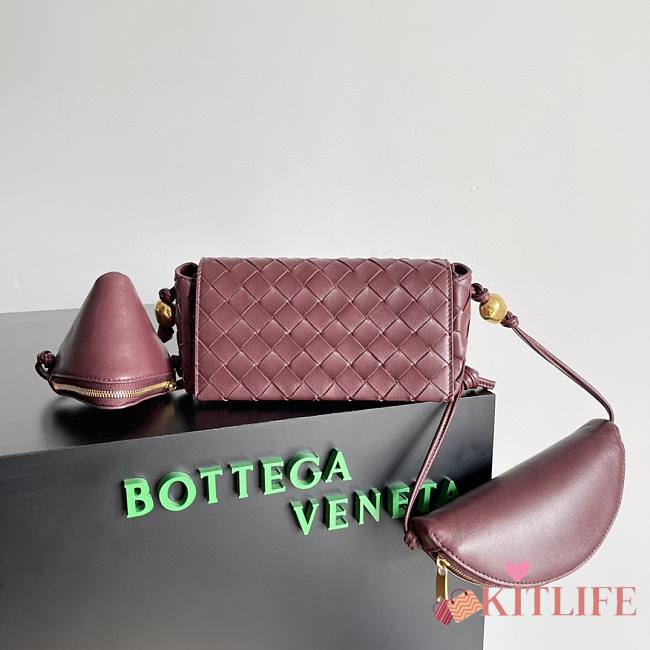 	 Kitlife Bottega Veneta Pouch On Strap Barolo - 18x9x8cm - 1