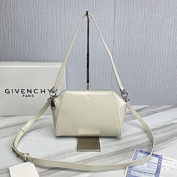 Kitlife Givenchy Antigona XS Box Leather Bag White - 20*7*16cm