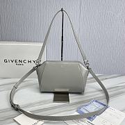 	 Kitlife Givenchy Antigona XS Box Leather Bag Light Grey - 20*7*16cm - 1