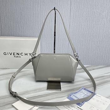 	 Kitlife Givenchy Antigona XS Box Leather Bag Light Grey - 20*7*16cm