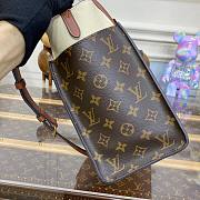 	 Kitlife Louis Vuitton On My Side MM Yellow and Cream - M53825 - 30.5 x 24.5 x 14 cm - 2