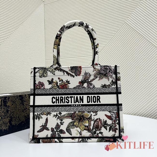 Kitlife Dior Small Book Tote White Multicolor Dior Jardin Botanique Embroidery - 26.5 x 21 x 14 cm - 1