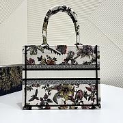 Kitlife Dior Small Book Tote White Multicolor Dior Jardin Botanique Embroidery - 26.5 x 21 x 14 cm - 3