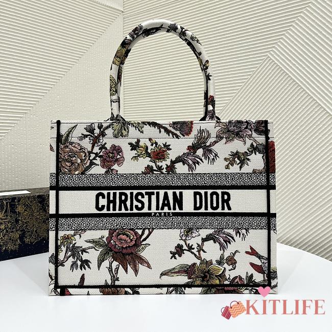 	 Kitlife Dior Medium Book Tote White Multicolor Dior Jardin Botanique Embroidery - 36x18x28cm - 1