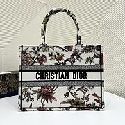 	 Kitlife Dior Medium Book Tote White Multicolor Dior Jardin Botanique Embroidery - 36x18x28cm - 1