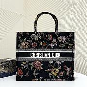 	 Kitlife Dior Large Black Multicolor Dior Jardin Botanique Embroidery - 42 x 35 x 18.5 cm - 1