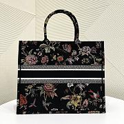 	 Kitlife Dior Large Black Multicolor Dior Jardin Botanique Embroidery - 42 x 35 x 18.5 cm - 5