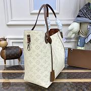 	 Kitlife Louis Vuitton Lu Hina Cream - 46x29.5x17cm - 4
