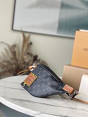 KITLIFE LOUIS VUITTON DISCOVERY BUMBAG MONOGRAM ESCLIP - M45220 -  47 x 20 x 9 - 2