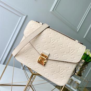 Louis Vuitton Pochette Metis White - 25x20x9cm