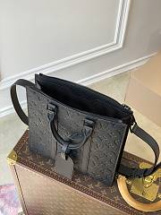 LOUIS VUITTON SAC PLAT CROSS Black Taurillon leather - M59960 - 26 x 28.5 x 6 cm - 2