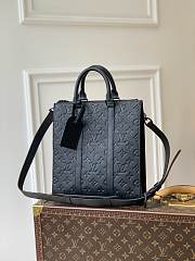 LOUIS VUITTON SAC PLAT CROSS Black Taurillon leather - M59960 - 26 x 28.5 x 6 cm - 1