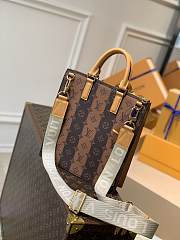 LOUIS VUITTON SAC PLAT CROSS Monogram Stripes Brown coated canvas - M45969 - 26 x 28.5 x 6 cm - 3