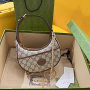 Kitlife Gucci Half-moon-shaped mini bag with Interlocking G -  ‎726843 - 22*12.5*5cm - 1