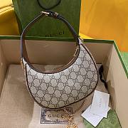 Kitlife Gucci Half-moon-shaped mini bag with Interlocking G -  ‎726843 - 22*12.5*5cm - 3