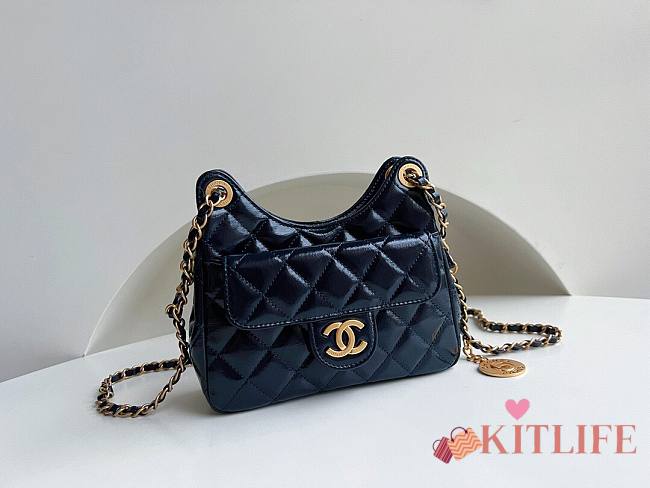	 KITLIFE CHANEL 23C HOBO BAG SHINY CALFSKIN DARK BLUE BRUSHED - 19x17x6cm - 1
