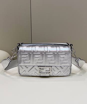 Kitlife Fendi Baguette Silver - 27x5x15cm