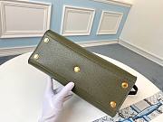 	 Kitlife Louis Vuitton On My Side MM Green and Cream - M53825 - 30.5 x 24.5 x 14 cm - 5