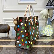 	 Kitlife Louis Vuitton X YK ONTHEGO MM BAG - 35 x 27 x 14cm - 3