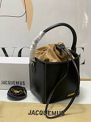 	 Kitlife Jacquemus Le Seau Carré Shoulder Bag in Black - 16*18*17cm - 5