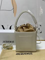 	 Kitlife Jacquemus Le Seau Carré Shoulder Bag in White - 16*18*17cm - 2