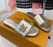 	 Kitlife Louis Vuitton Shake Flat Mules Or - 1