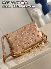 	 Kitlife Louis Vuitton Coussin BB Gold Lambskin - 21 x 16 x 7 cm - 3