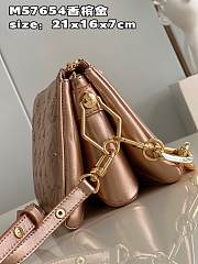 	 Kitlife Louis Vuitton Coussin BB Gold Lambskin - 21 x 16 x 7 cm - 4