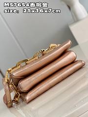 	 Kitlife Louis Vuitton Coussin BB Gold Lambskin - 21 x 16 x 7 cm - 5