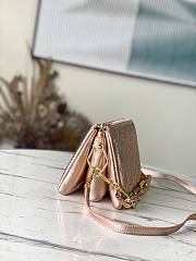 	 Kitlife Louis Vuitton Coussin BB Pink Gold Lambskin - 21 x 16 x 7  cm - 2