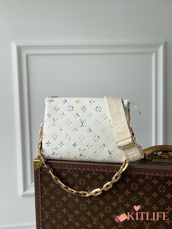 	 Kitlife Louis Vuitton Coussin PM White Lambskin - 26 x 20 x 12 cm - 1