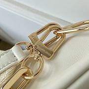 	 Kitlife Louis Vuitton Coussin PM White Lambskin - 26 x 20 x 12 cm - 6