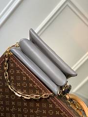 Kitlife Louis Vuitton Coussin MM Grey Monogram-embossed puffy lambskin - 34 x 24 x 12 cm - 4